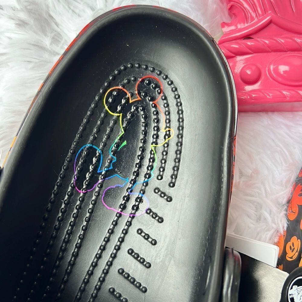 Crocs Classic Disney Clog Rainbow Celebration - Picture 8 of 14